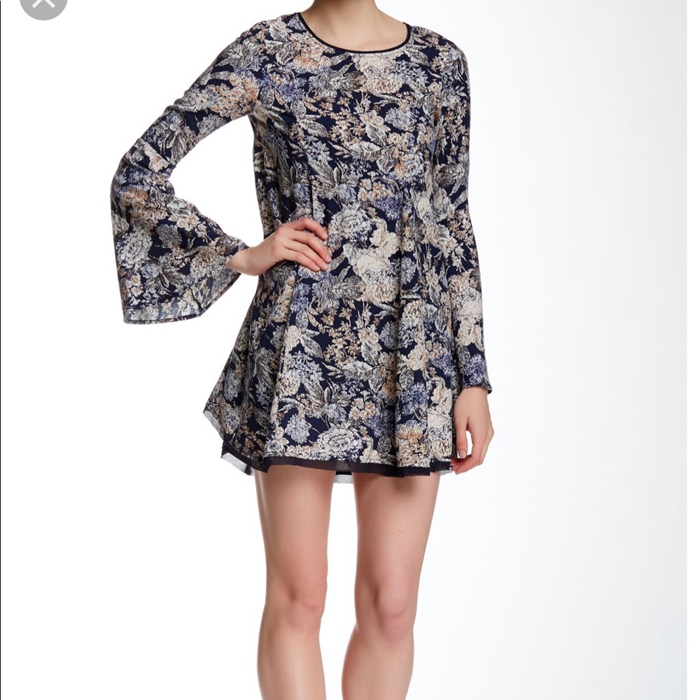 DRESS FORUM BELL SLEEVE MINI DRESS - Picture 3 of 7